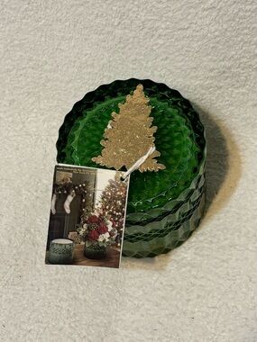 Green Berry Balsam cedar pine scented candle woody fragrance Christmas candle